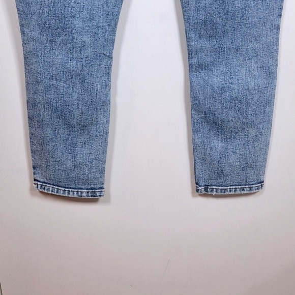 Abercrombie & Fitch High Rise Ankle Jeans Women's Size 26/2S Light Wash Slim Fit - Picture 6 of 9
